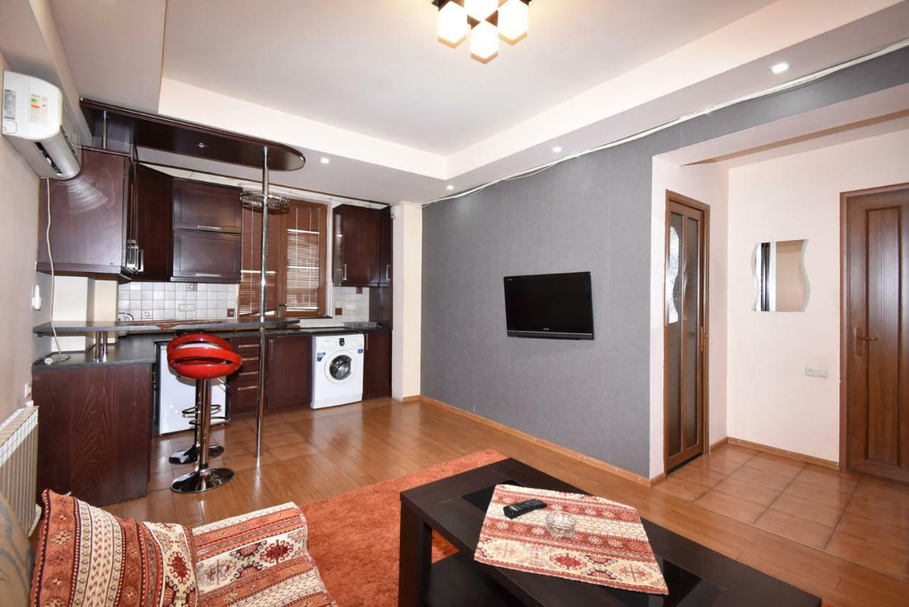 In Center Of Yerevan,koghbatsi 1a Street *