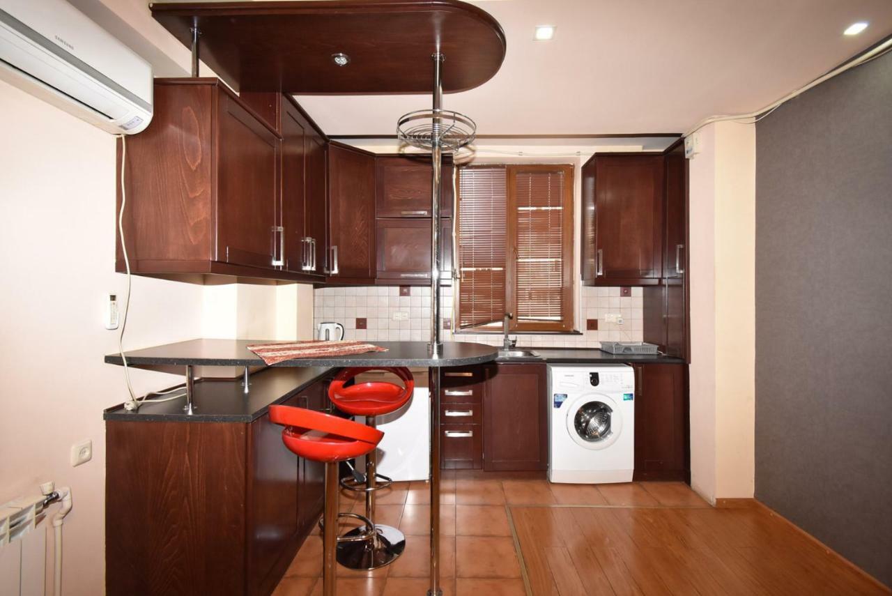 In Center Of Yerevan,koghbatsi 1a Street Apartment Yerevan