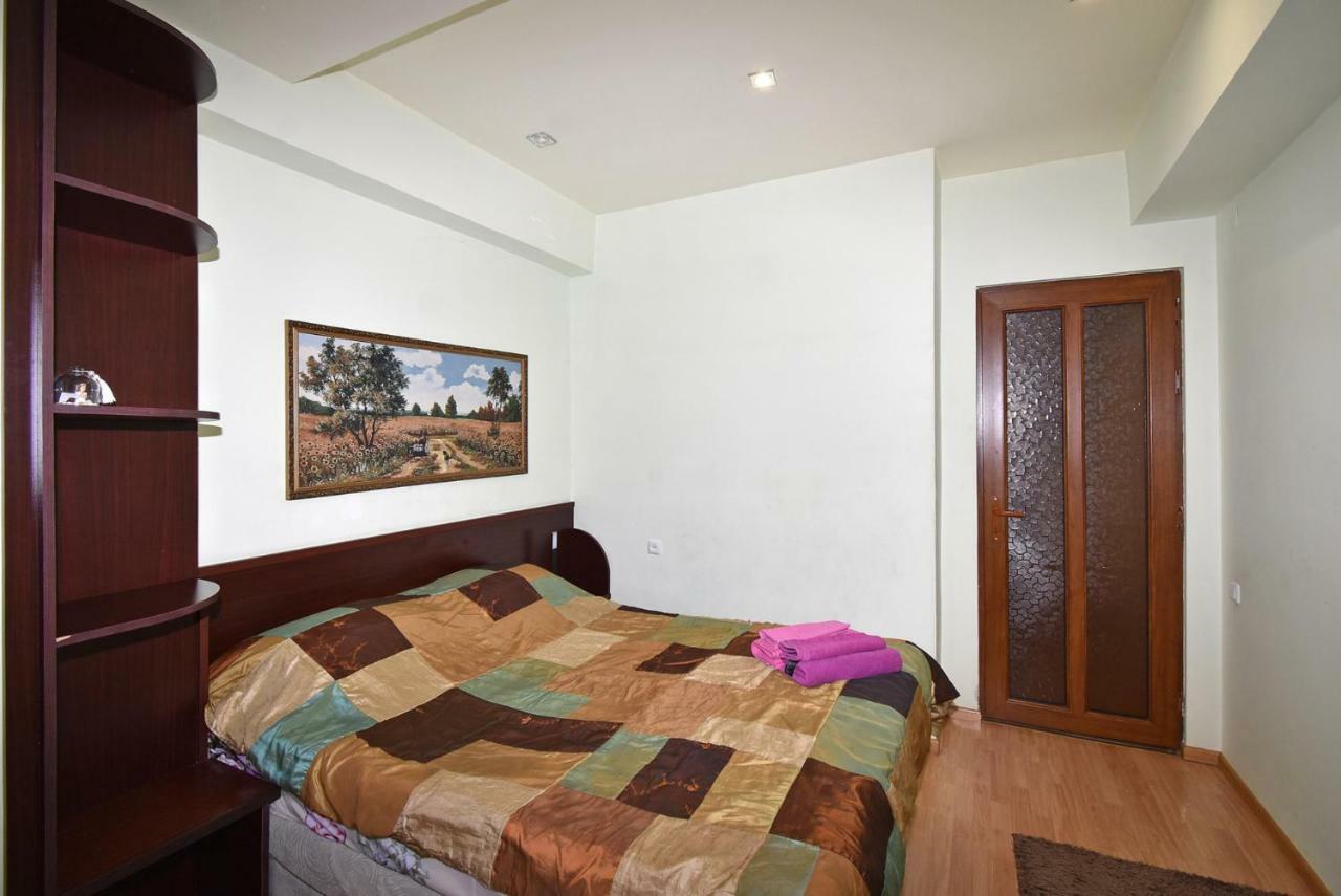 In Center Of Yerevan,koghbatsi 1a Street Apartment *